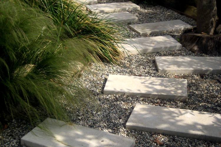 Liquid limestone pool surround finish